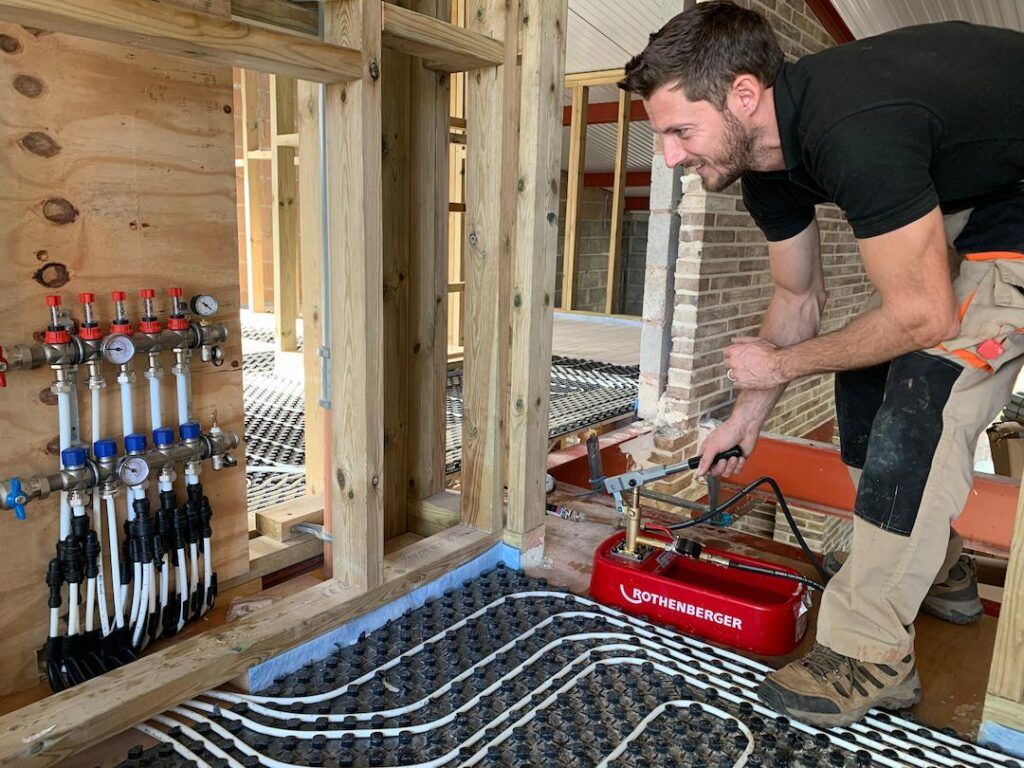 Pressure testing an underfloor heating install